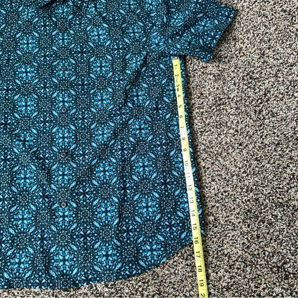 Men’s Tommy Bahama Coast Mosaic Geo Short Sleeve Beach Shirt size medium - Picture 9 of 9